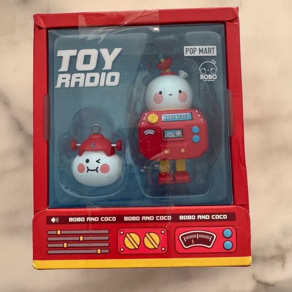 Authentic Bobo Coco Pop Mart 2022 Radio
Designer toy Mini Figure set Limited